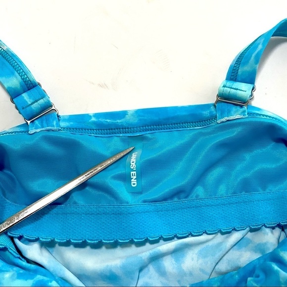 Lands' End Blouson Tummy Hiding Tankini Top Swimsuit 6D - Picture 9 of 12